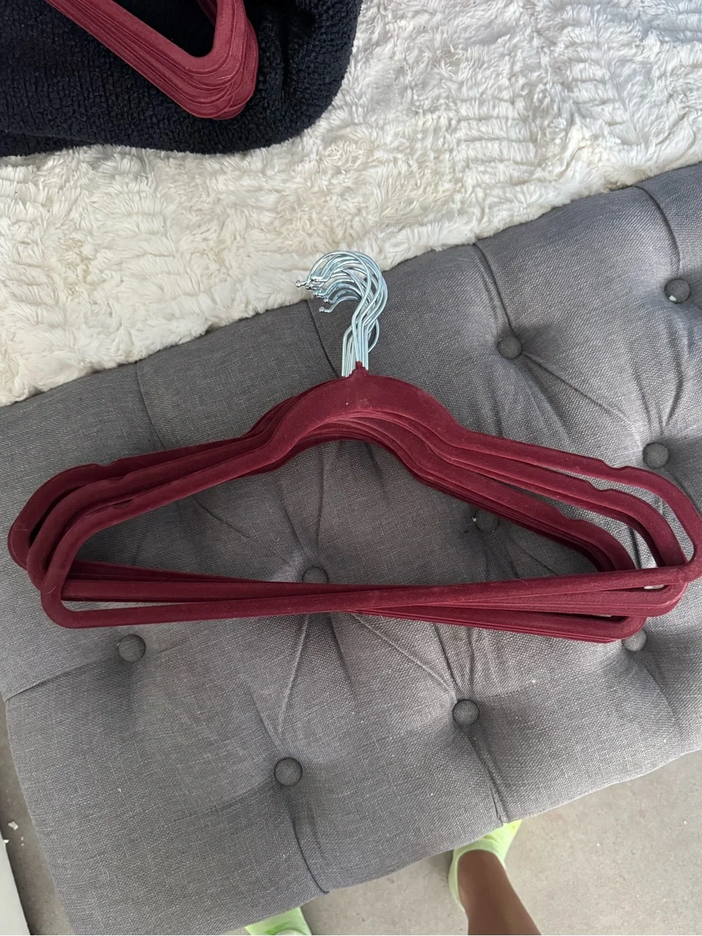Velvet Non-Slip Clothes Hangers - Burgundy (Set)